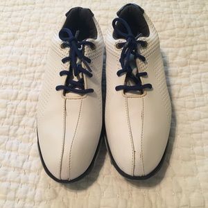 Footjoy Golf shoe. Like New. Excellent condition!